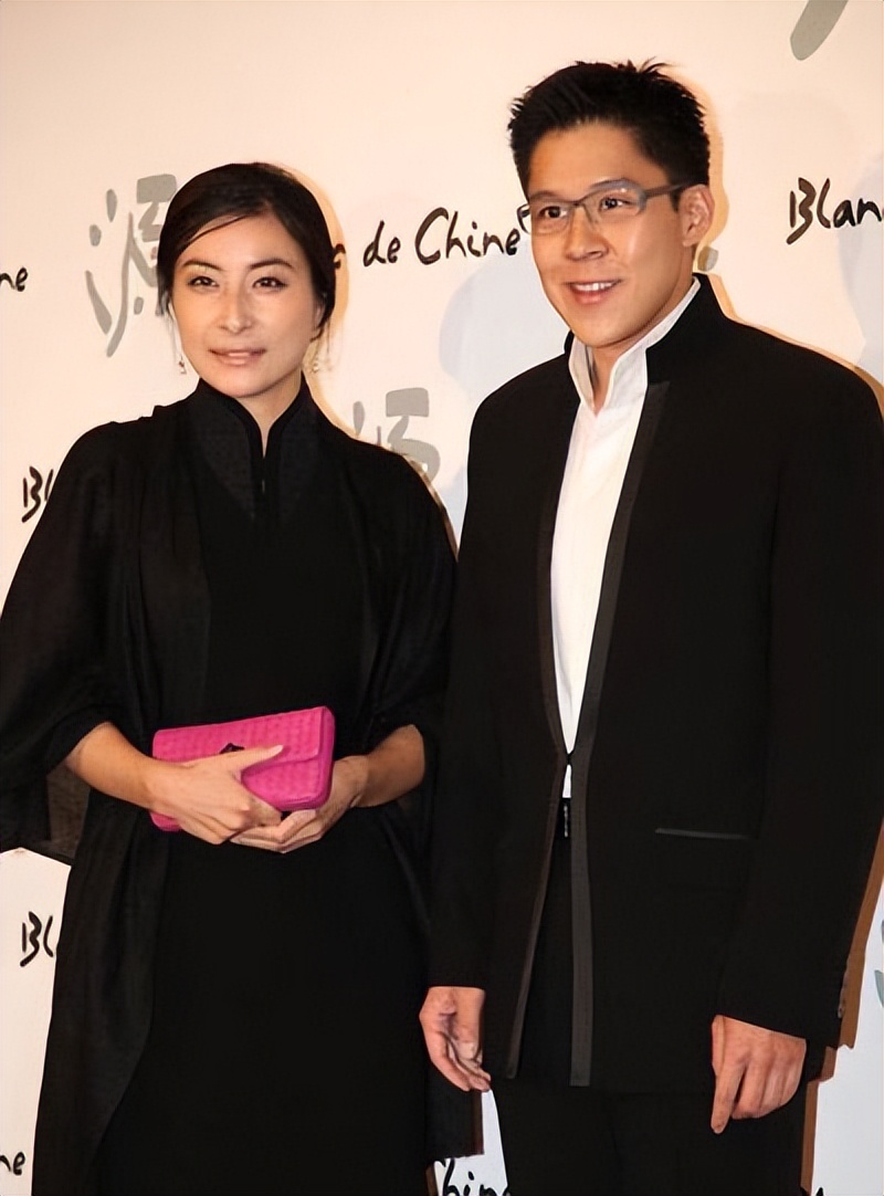 跳水皇后郭晶晶晒全家福,跳水女皇郭晶晶和豪门阔少