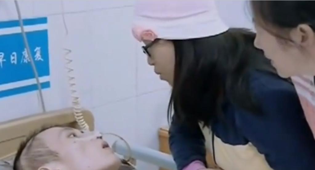 男子车祸昏迷不醒妻子怀孕,湖南一男子因车祸脑出血