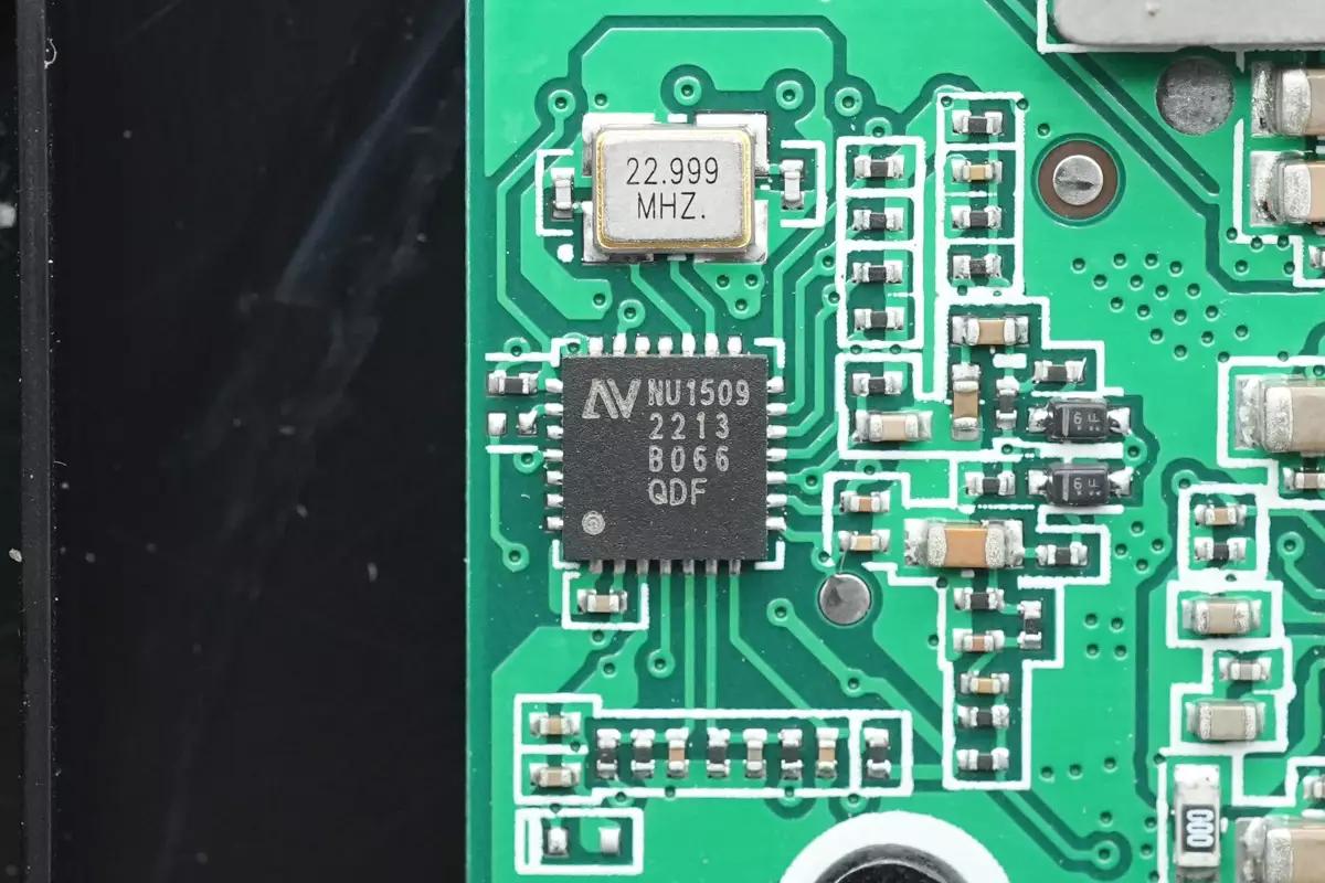 mophie双口充电器拆解,mophie车载充电器拆解