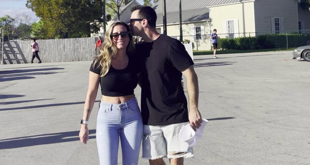 美国单身辣妈网恋假帅哥被威胁p果照！逃脱后遇照片真人甜蜜热恋