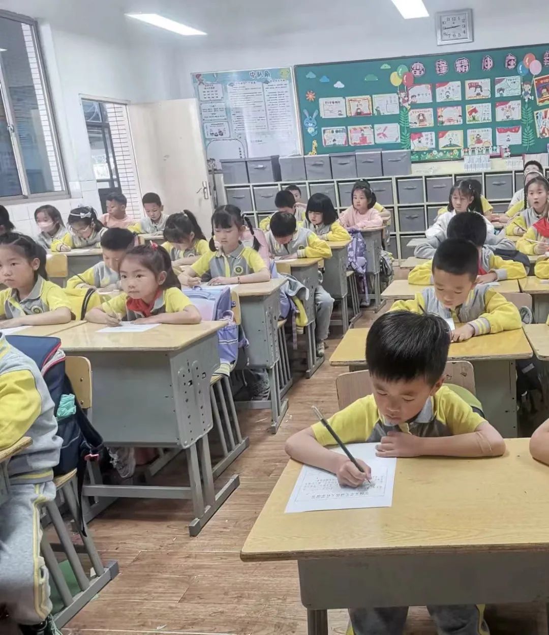 学习二十大争做好队员——二实小一年级新生队前教育闯关活动