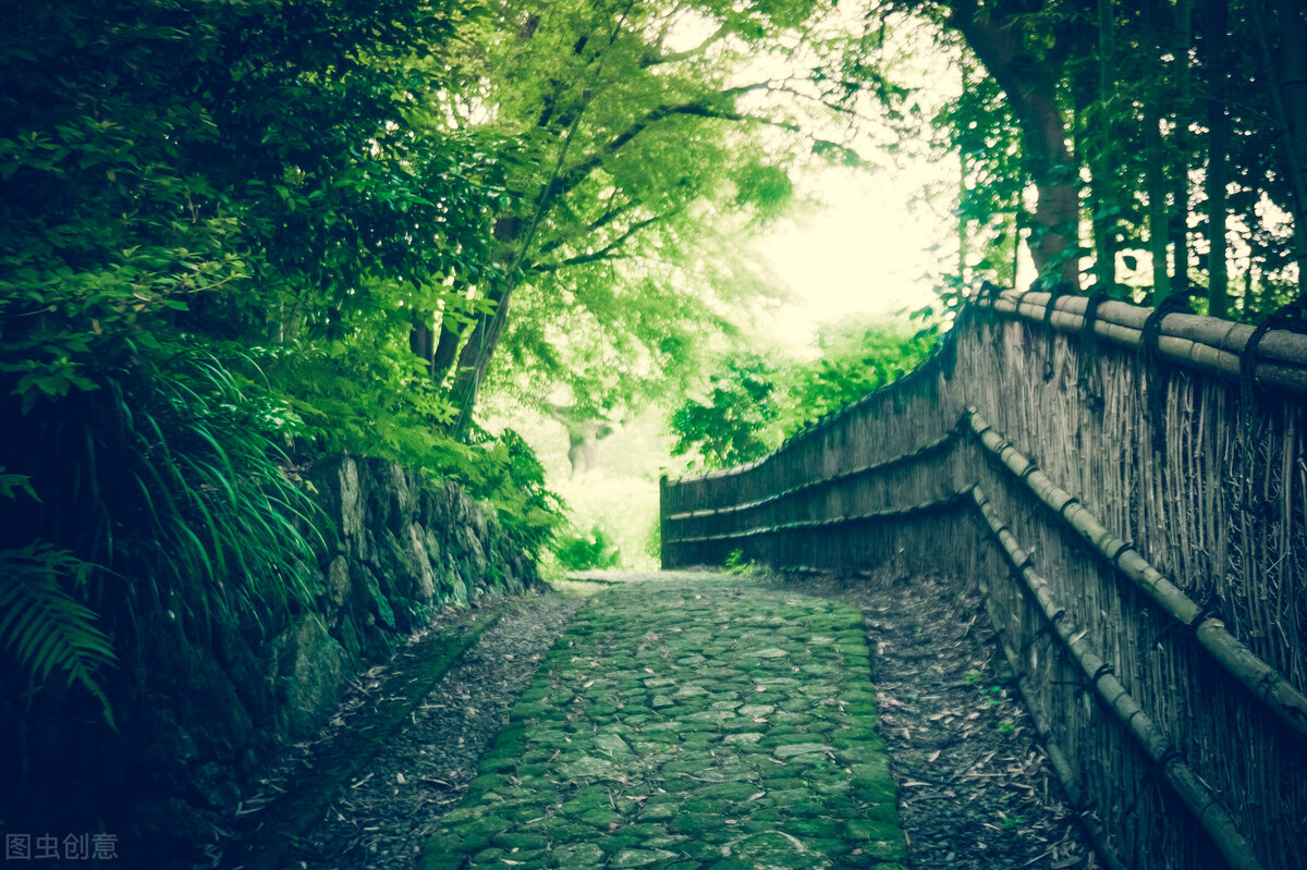 生活无奈又现实的句子朋友圈配图,销售早安朋友圈高质量句子加配图