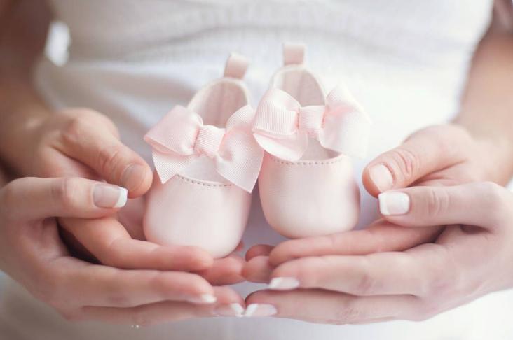 母亲冒生命危险把子宫移植给女儿,43岁妈妈将子宫移植给22岁女儿