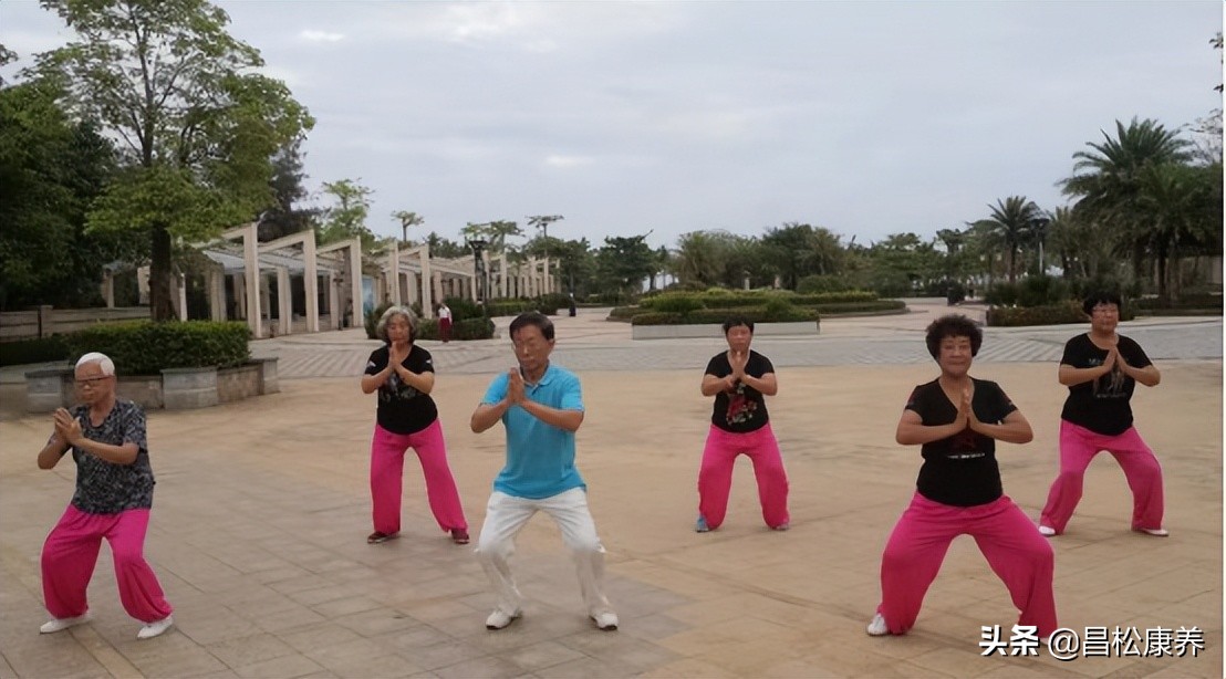 老人摔伤还能痊愈吗,把老人摔伤骨折了怎么办