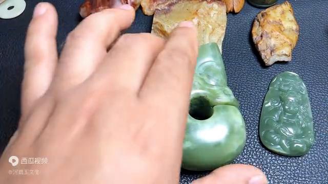 如何用电筒打光看河磨玉，看了鲲鹏说的相信能对你有所帮助