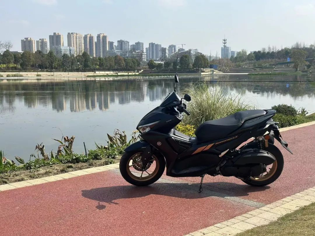 雅马哈aerosportsx换侧包围,雅马哈aerosports试驾