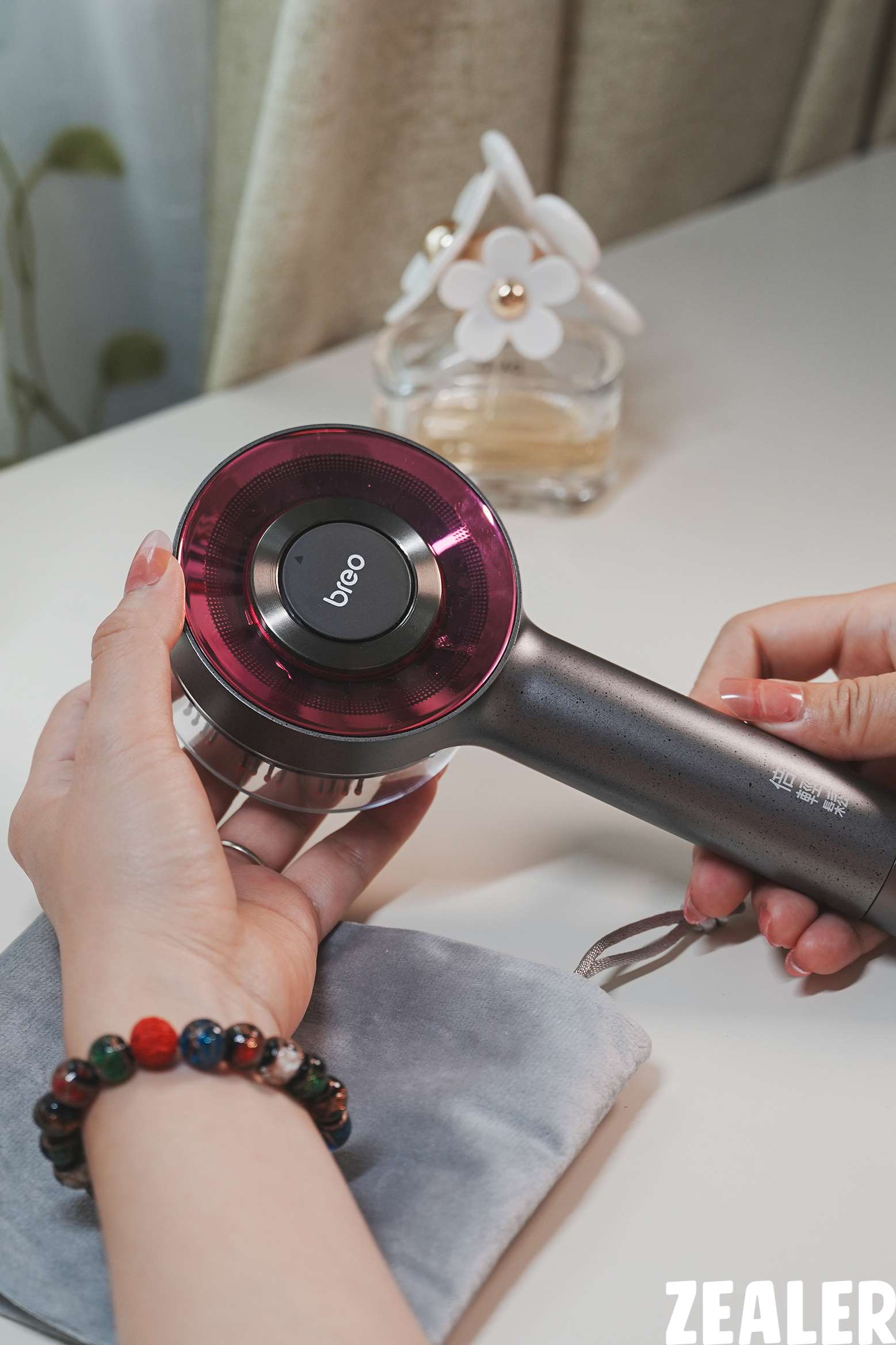 冲当发量王者原来长头发这么简单倍轻松Scalp3头皮智能按摩梳