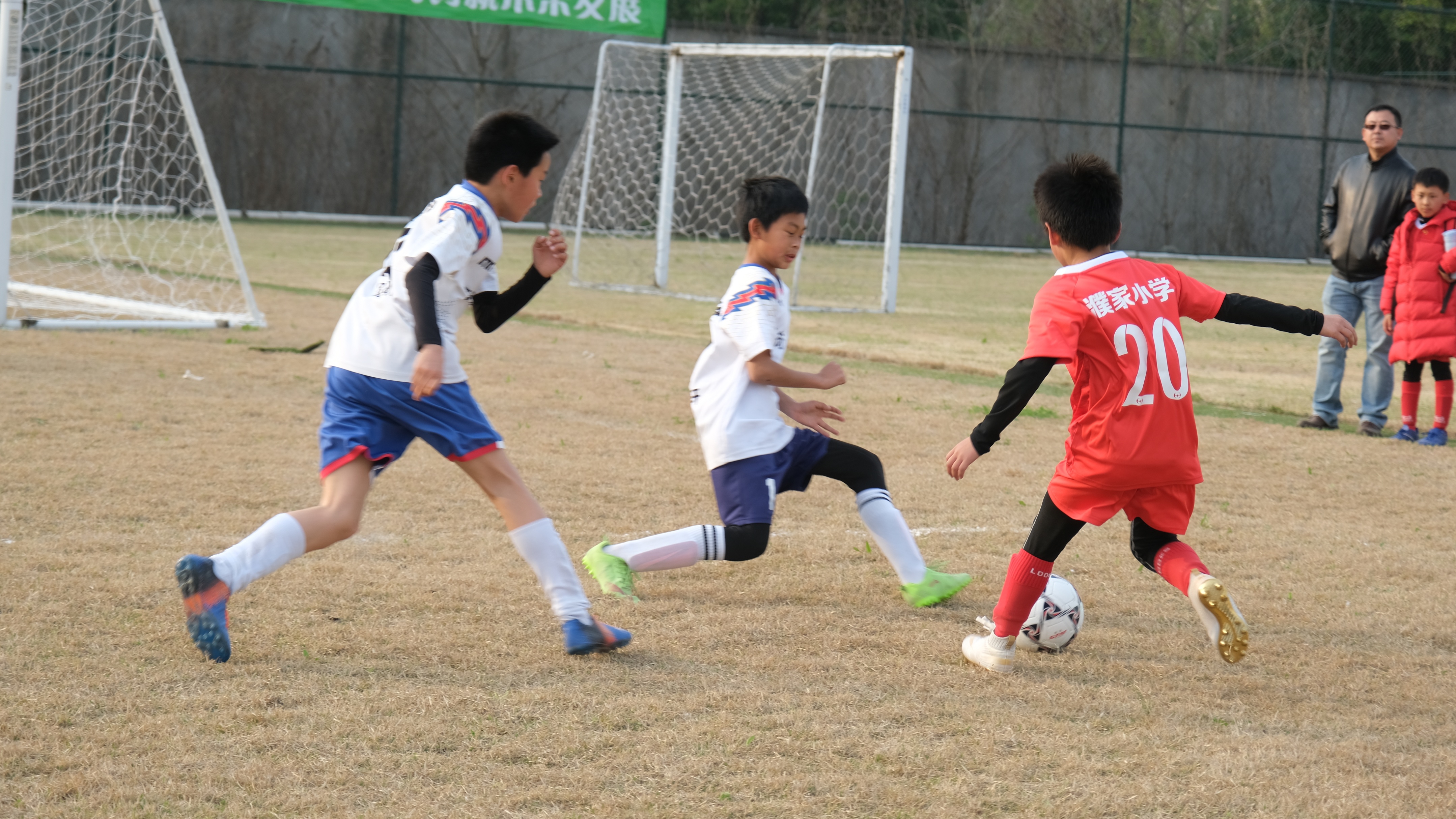 鍔╁姏浜氳繍瓒崇悆,鍠滆繋浜氳繍閫愭ⅵ缁胯尩