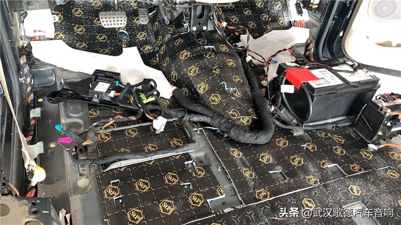 威霆隔音降噪改装,奔驰威霆汽车隔音降噪