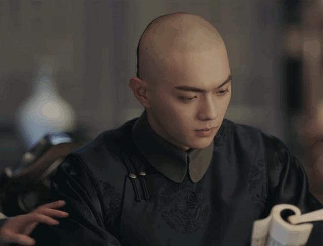 改良版旗袍的面料,如何能让旧旗袍面料焕然一新