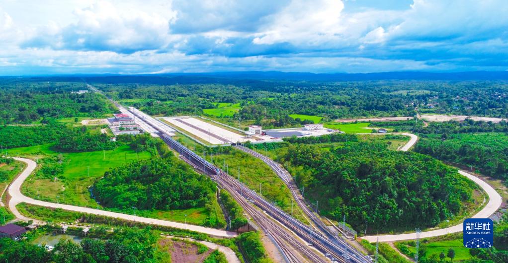 跟着这个旋律，感受有一种叫云南的生活