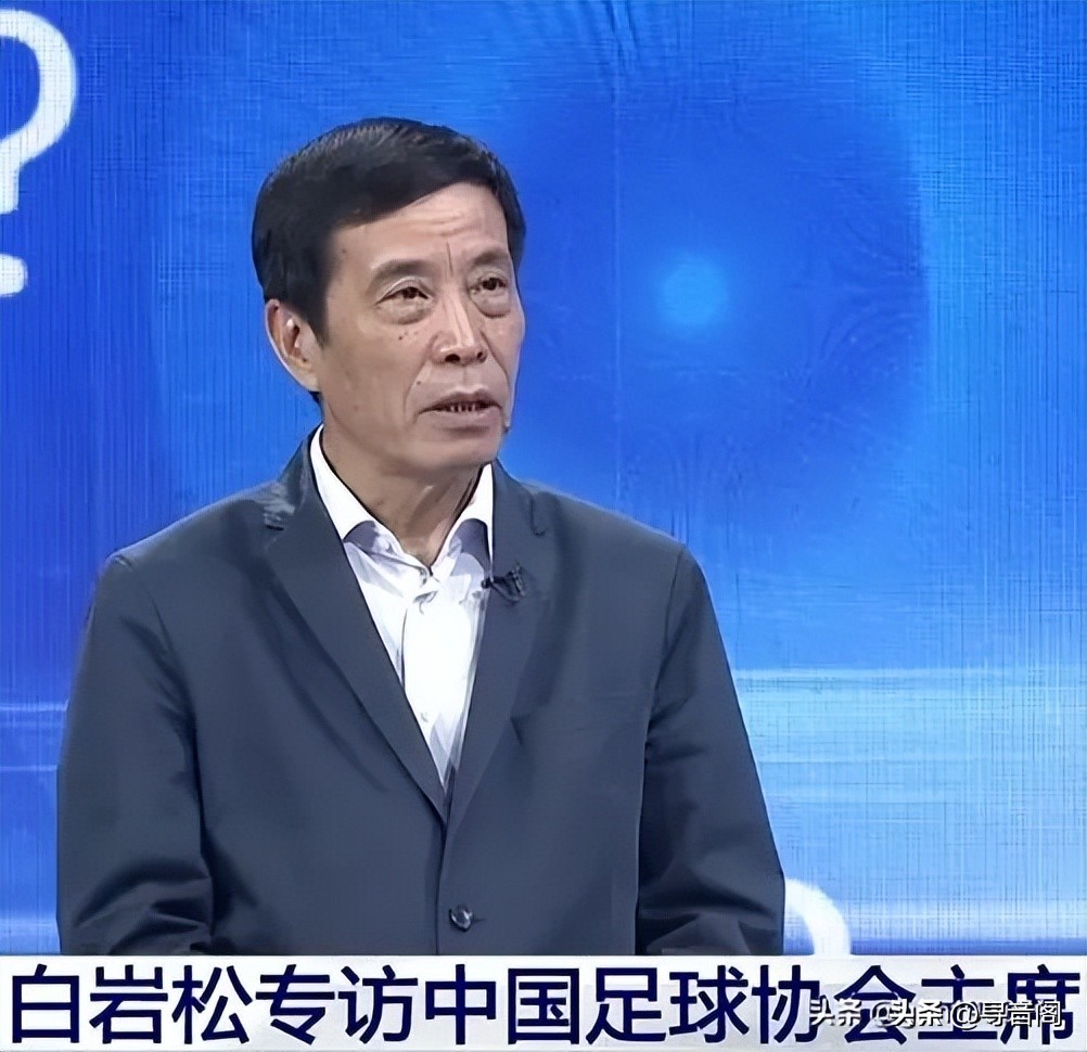 济南已经开始禁止评标专家建聊天群，中国足球裁判也应该禁群