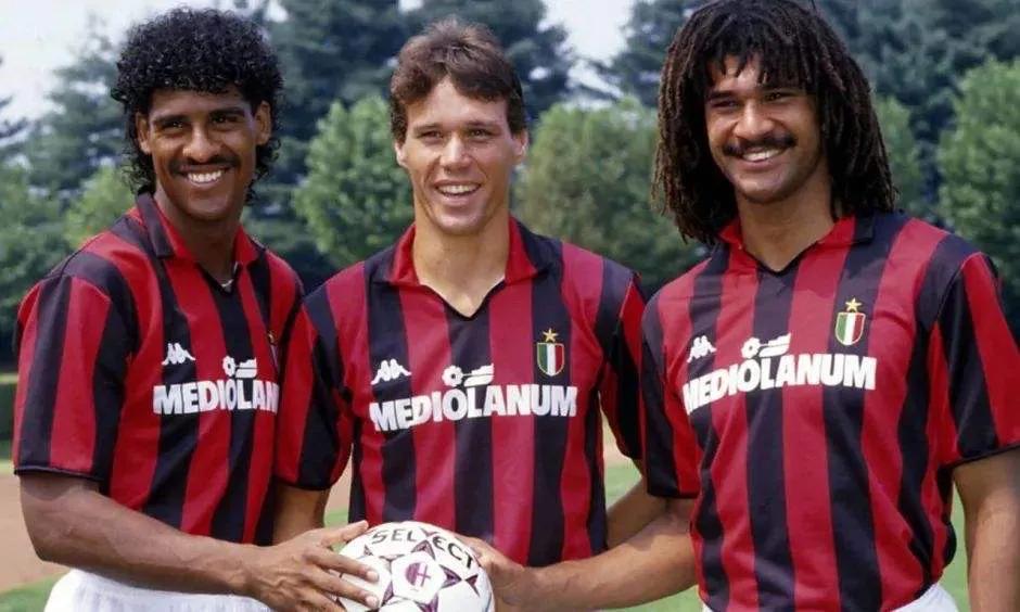 荷兰三剑客效力于哪支球队,1988年荷兰三剑客vs德国三驾马车