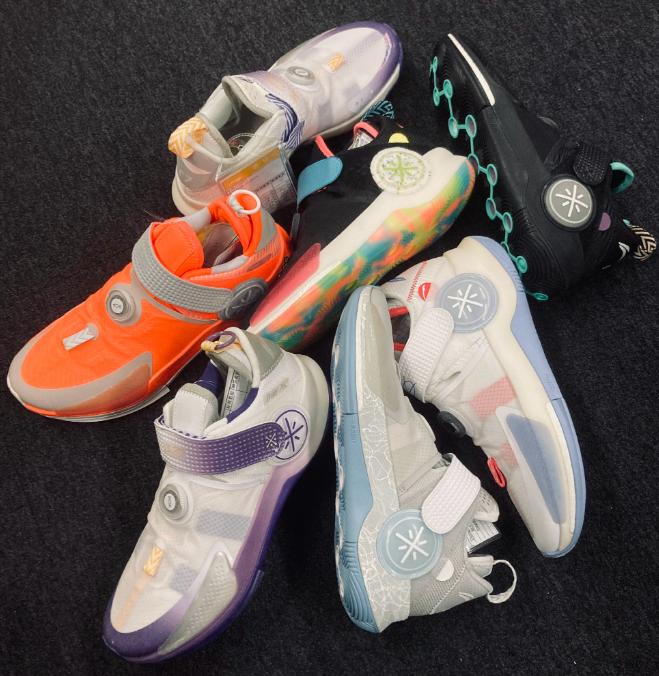 李宁幻影四哪个配色更值得入手,李宁韦德系列封锁