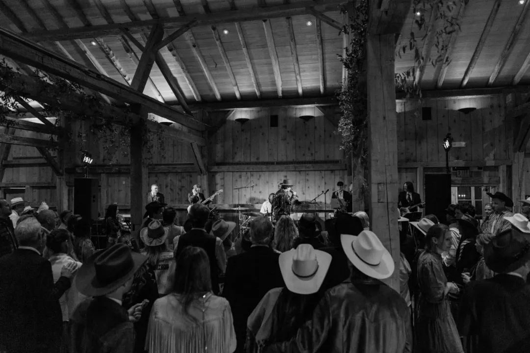 维密天使结婚照,维密天使嫁给谁了