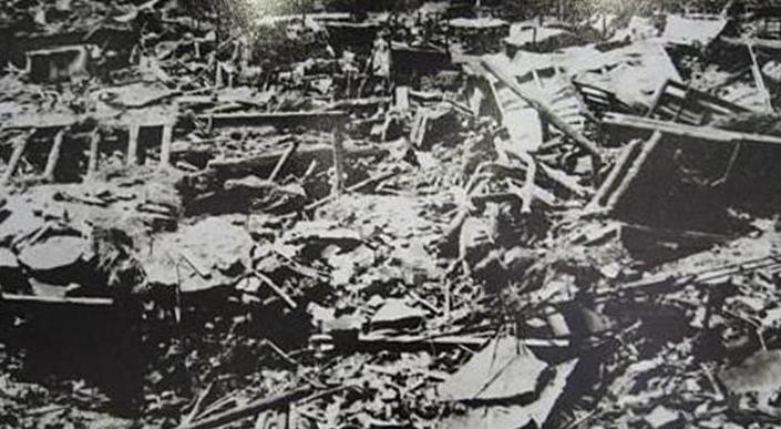 1976年，毛主席病重，还强撑着身体，安排*国锋华**处理唐山地震事宜