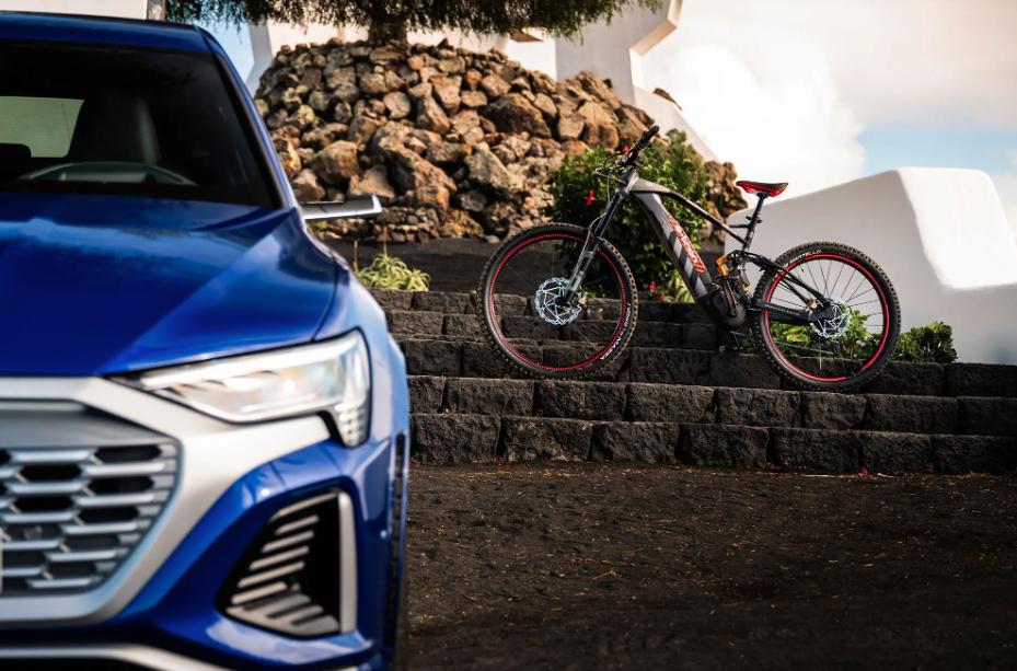 两轮奥迪电动车,奥迪e-trongt两座