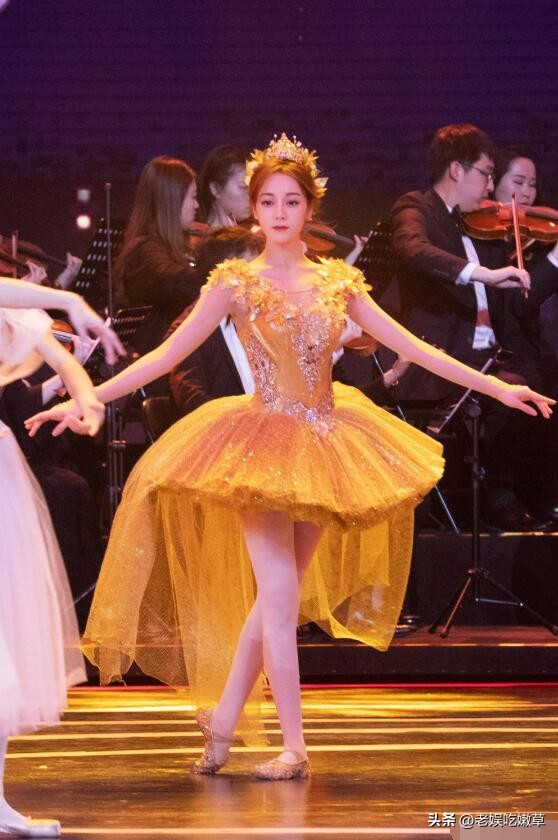 迪丽热巴：工作4年无休，获金鹰视后却被嘲，她是凭实力还是运气