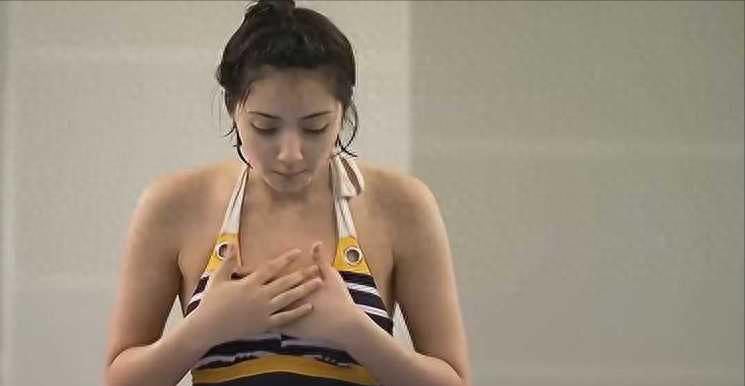 女运动员的痛苦程度,女运动员赛场上痛苦哭