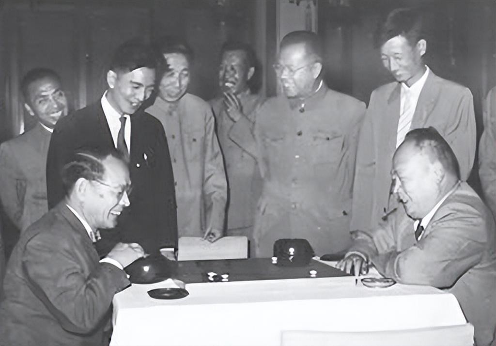 1965年陈毅在国外开会说错一句话，惹周恩来大怒：你无组织无纪律