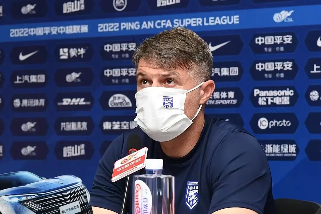 中超主帅为保级公开炮轰足协,瓜帅执教过国足吗