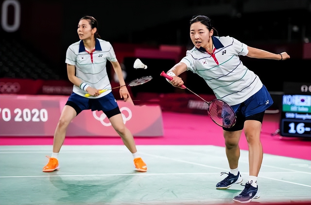 韩国队不顾裁判继续进攻,韩国队不讲武德