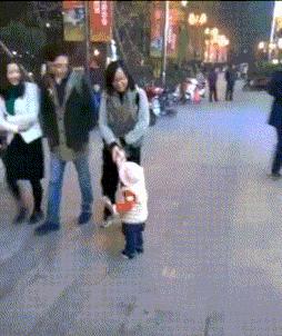 老婆包里发现的卡,老婆包里发现了啥