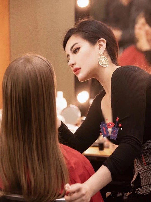 我，山东姑娘，在国外苦拼8年，工资翻了30倍，现想回国孝敬母亲