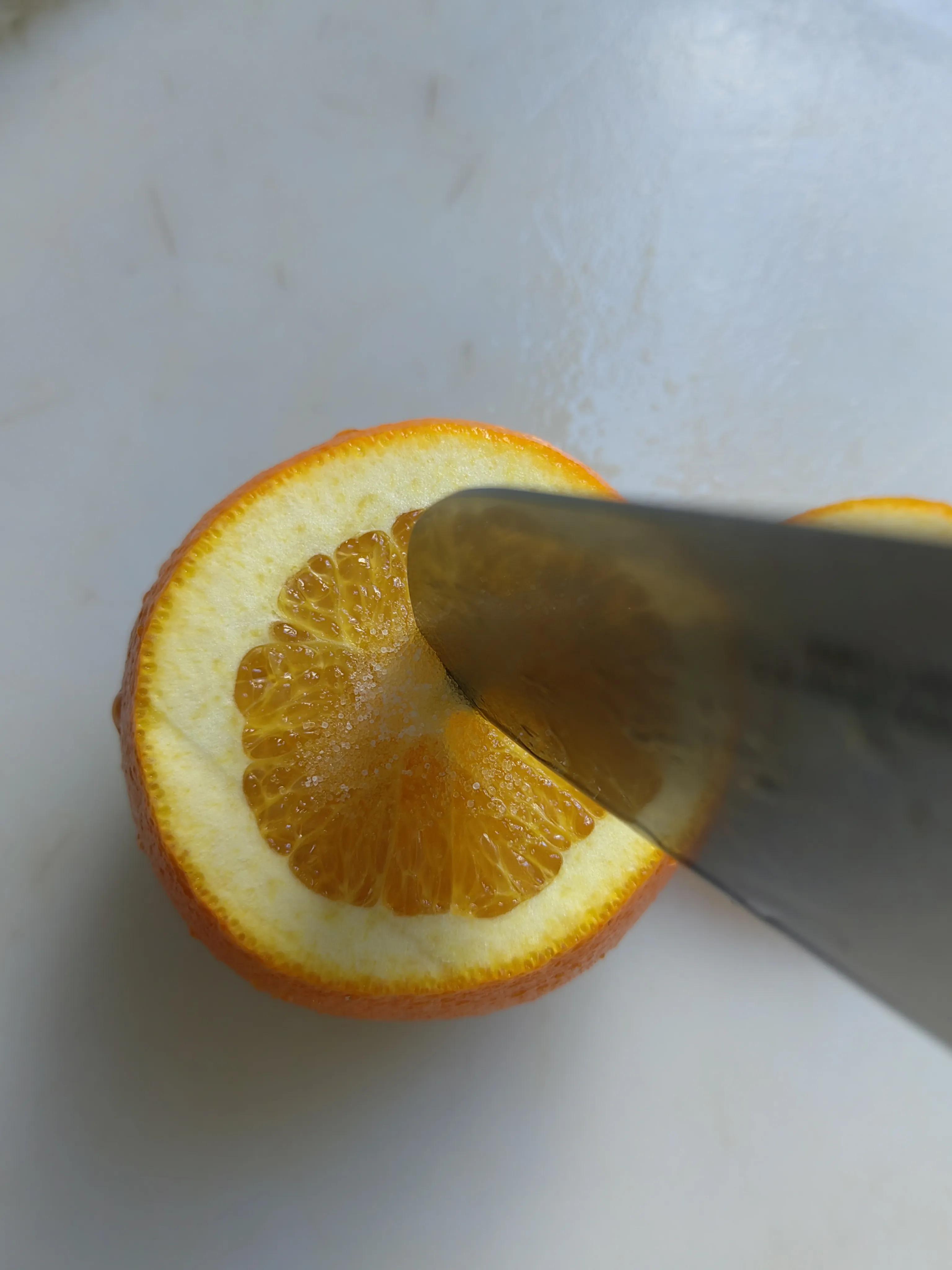 喉咙疼用橙子抹盐,喉咙疼盐蒸橙子好吃管用吗