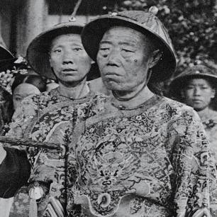 日军日记：*安妇慰**不服从管教，我很愤怒，用*刀刺**插入她的*体下**