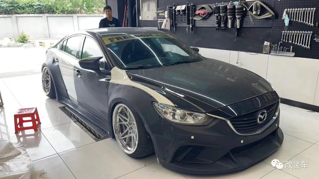 马自达车阿特兹改17寸锻造轮毂,全新马自达阿特兹能变得更美吗