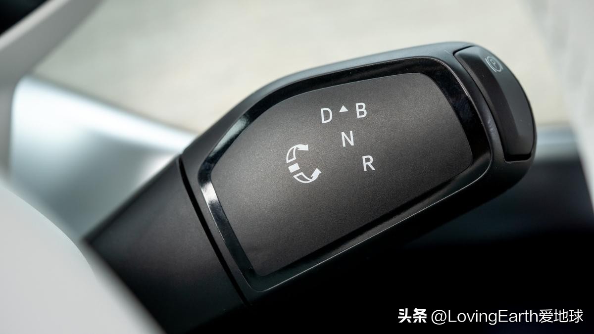 大众id.buzz原型车路试谍照曝光,大众buzz原型面包车