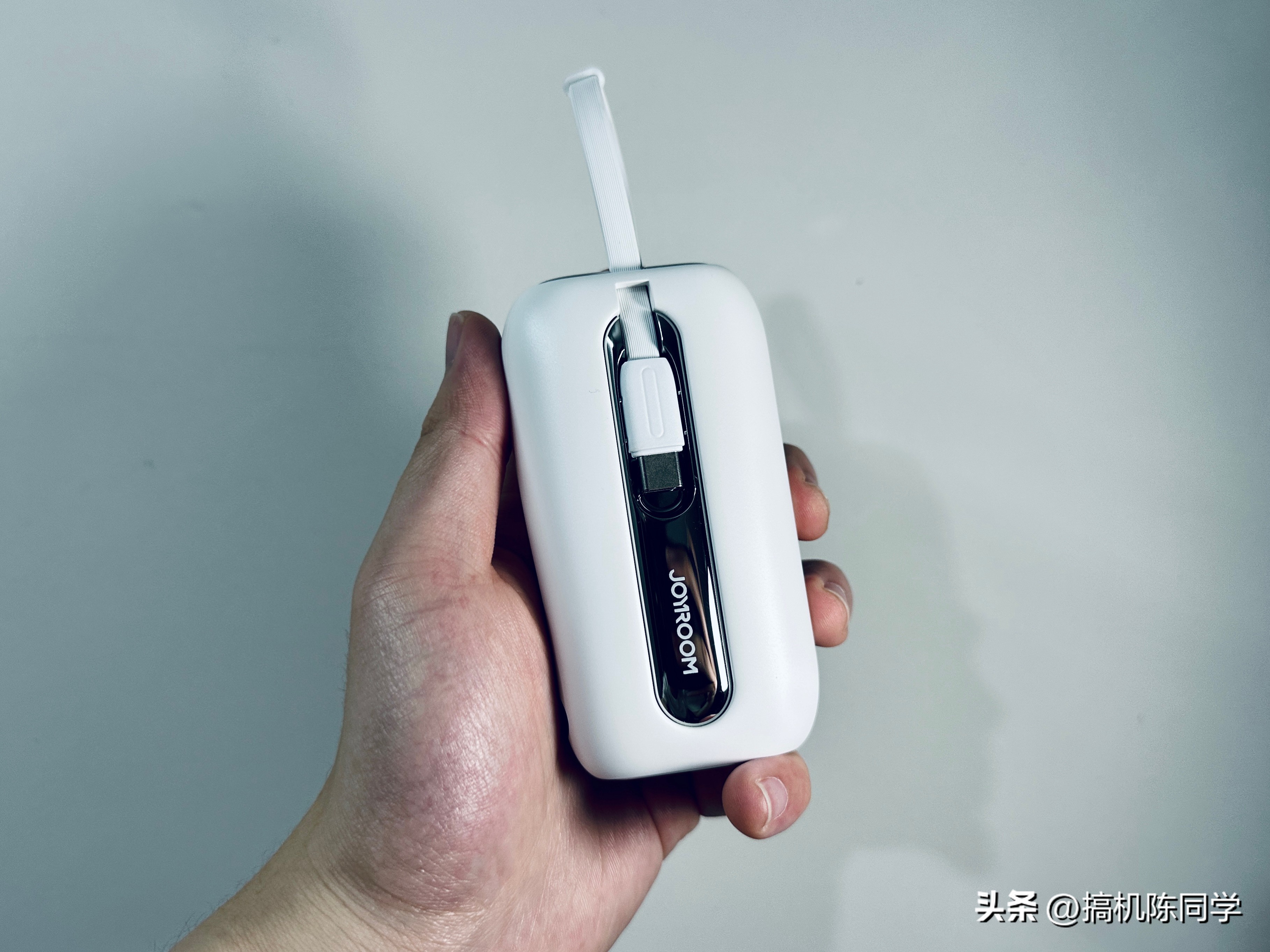 大容量自带线迷你充电宝推荐,充电宝推荐便携款自带线