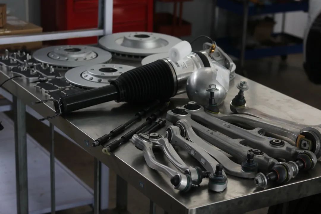 大众100万左右的车辉腾,重庆二手辉腾全面翻新修复