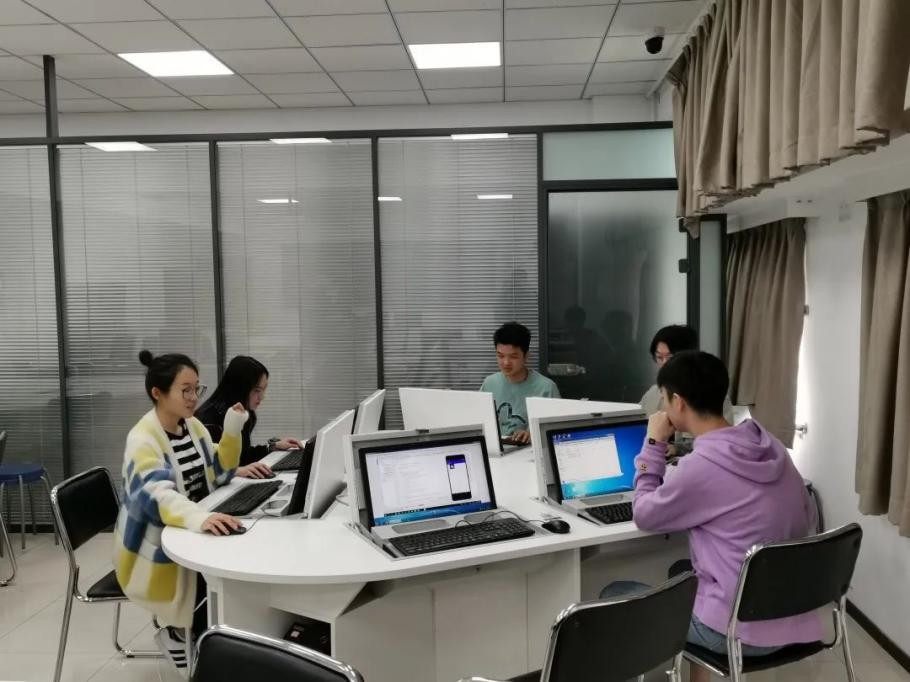 2023就业前景最好的十大热门专业,2023年大学哪些专业好就业工资高