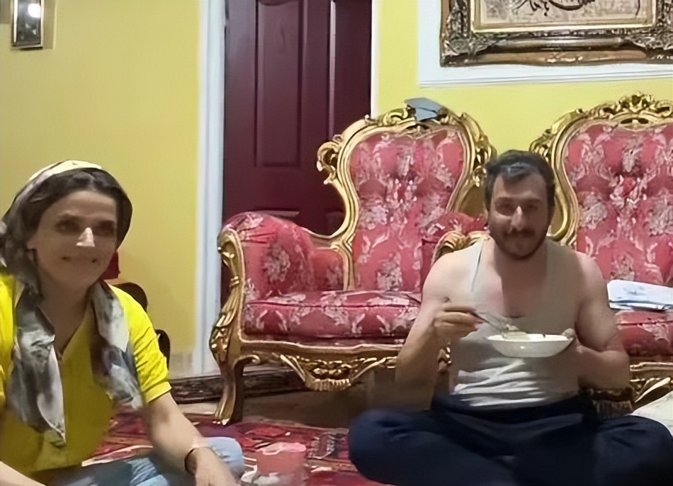 中国小伙徒步环球世界,中国小伙骑行2000公里到达卡塔尔