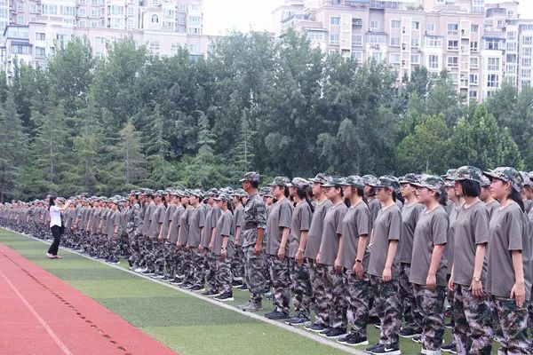 郑州高中学校军训,郑州市各高中军训