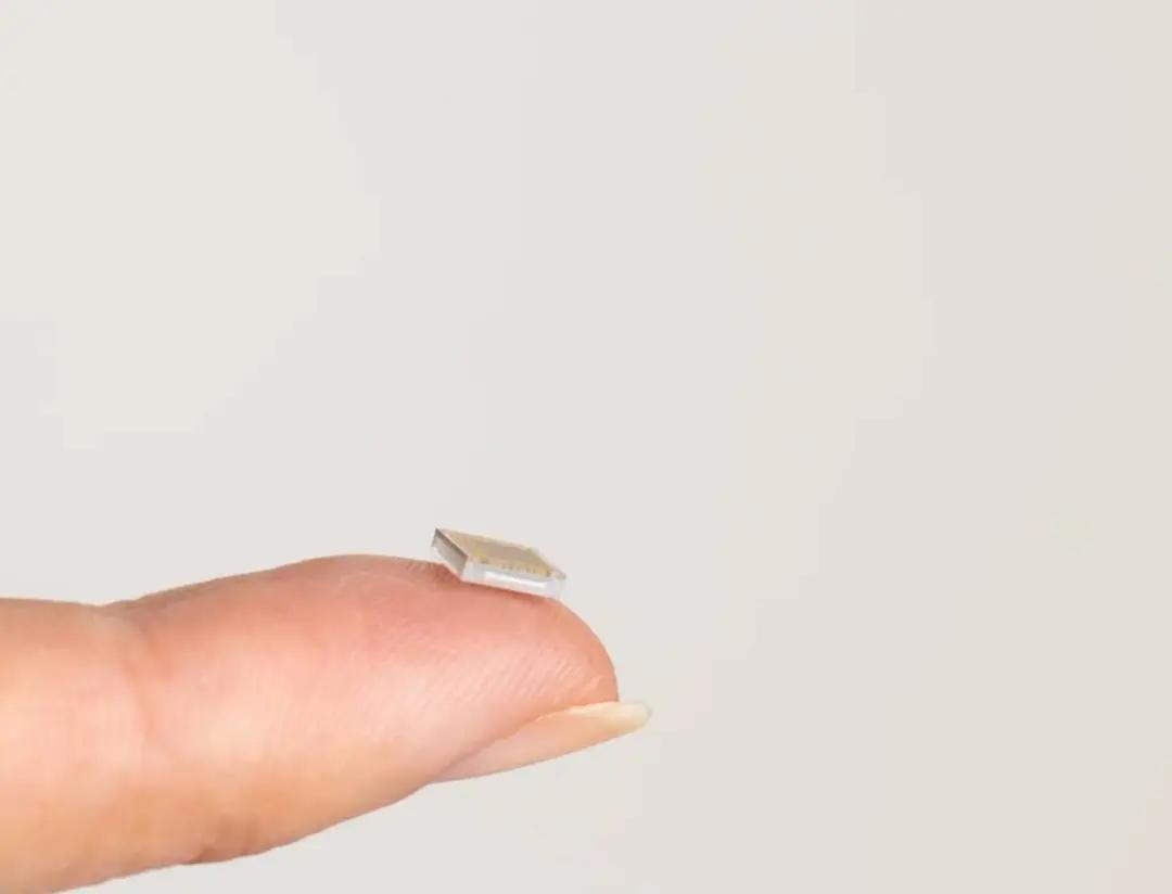 瑞士瘫痪男子,马斯克人脑接口芯片