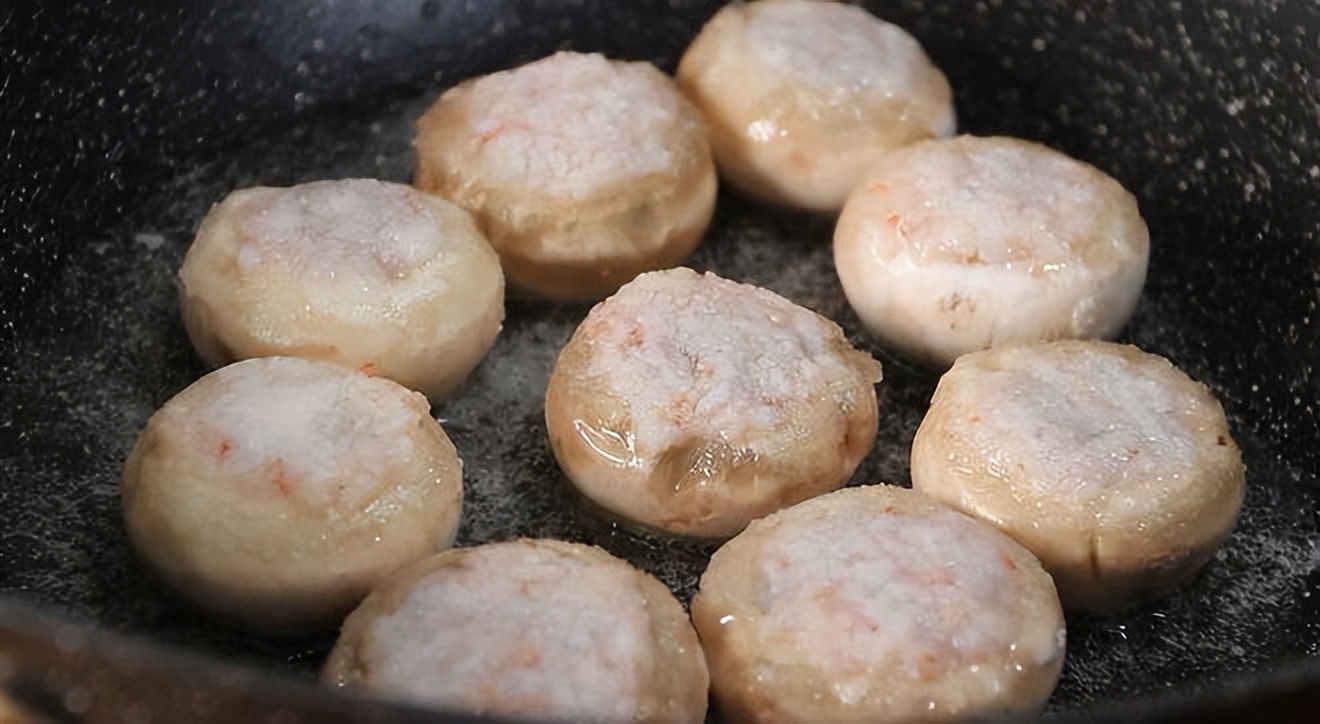 蘑菇搭配什么做汤辅食,蘑菇配什么菜好吃呢