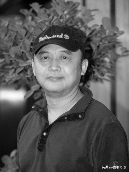 闫妮面部表情僵硬说话阴阳怪气,少年派闫妮面部怎么僵硬呢