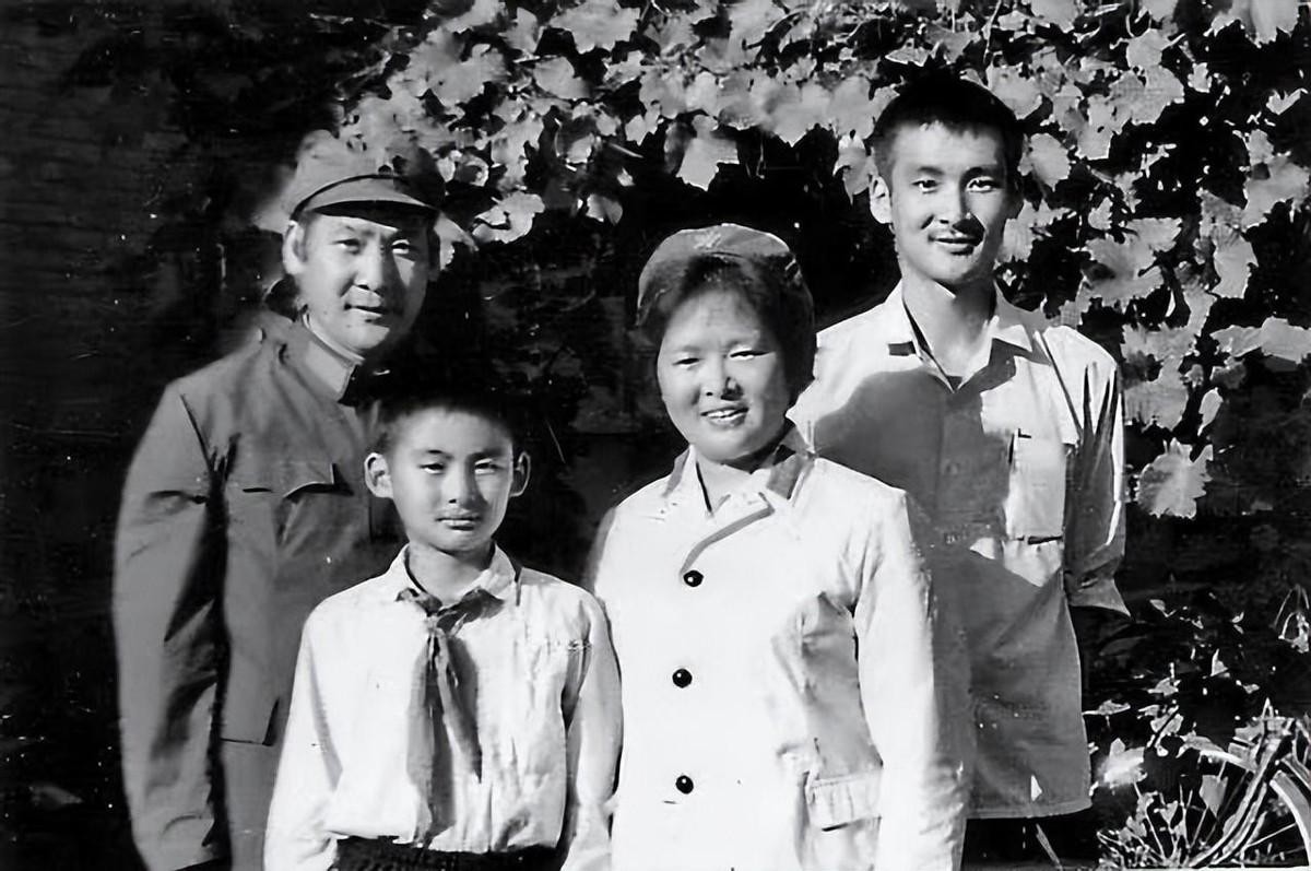 歌手景岗山唱过什么歌,景岗山嗜酒如命