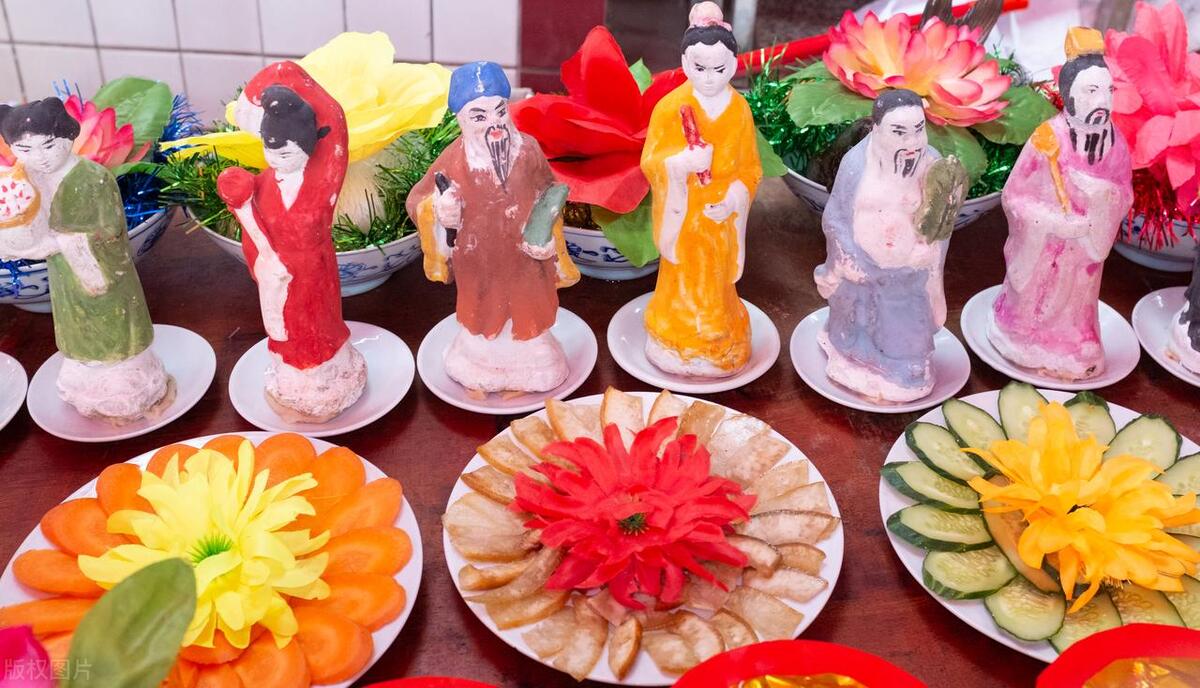 中元节传统习俗有哪些,中元节的习俗有哪些简短