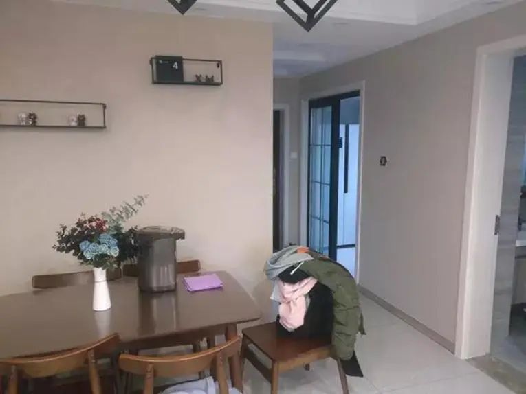 170平新房装修花费23万,穷人80平米装修5万带家具