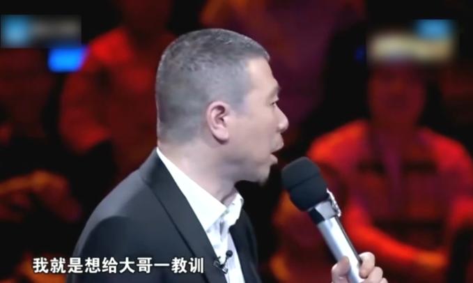 “明星针锋相对”：杨丽萍对金星当众拍桌，冯小刚让成龙下不来台