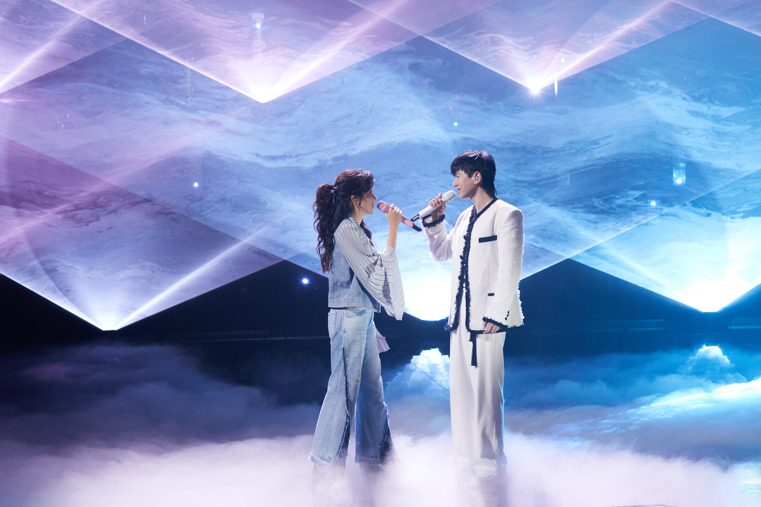 声生不息张信哲张杰完整版,天赐的声音张信哲杨宗纬热狗