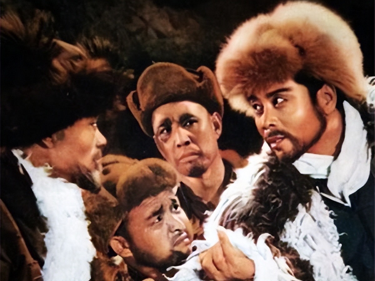 贺龙元帅问曲波，你爱人白茹呢？