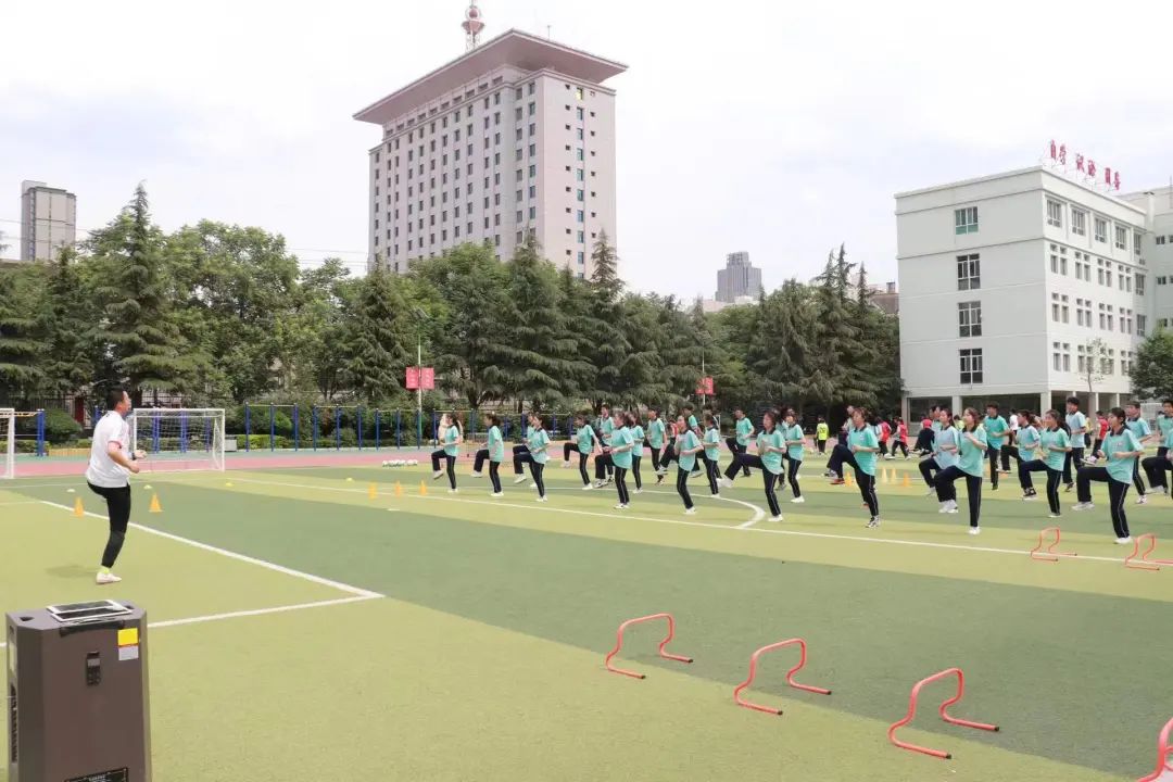 鐮旇鍚岃,鍏板窞甯傞潚灏戝勾瓒崇悆璁粌