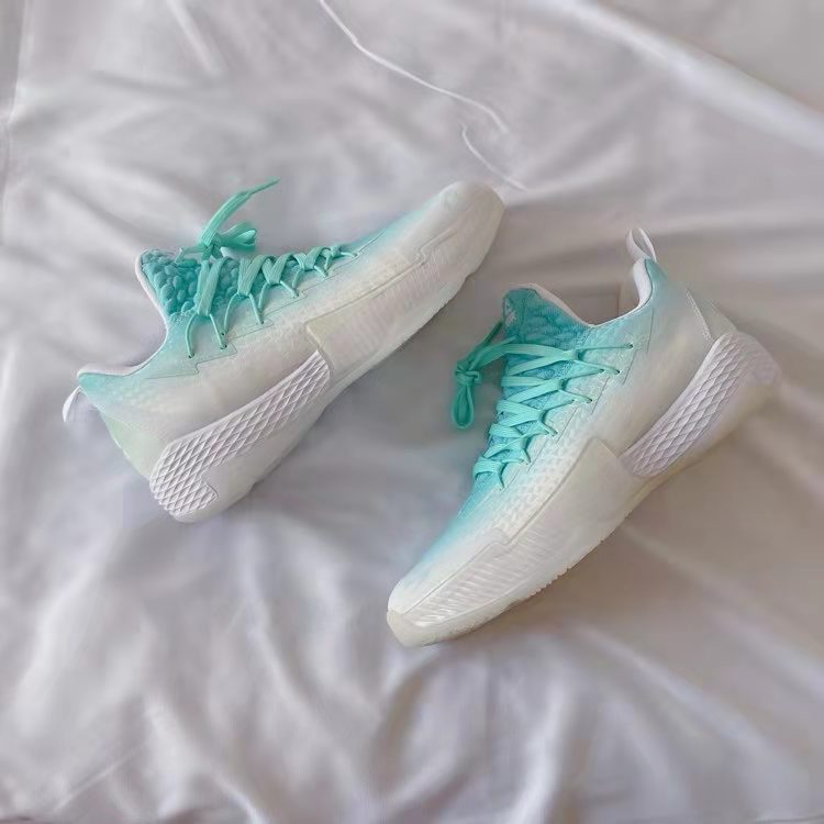 匹克闪电9代篮球鞋曝光！匹克中端篮球鞋的产品力正在逐步提升