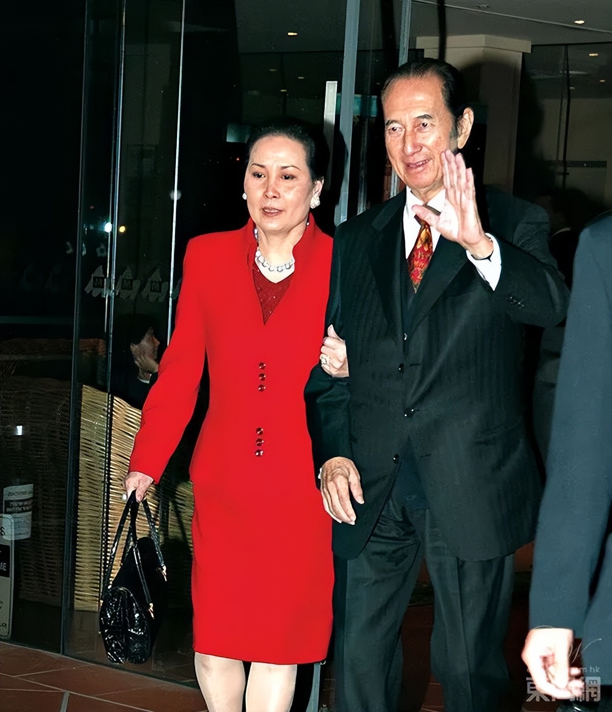 蓝琼缨因为什么去世,赌王二太蓝琼缨传奇的一生