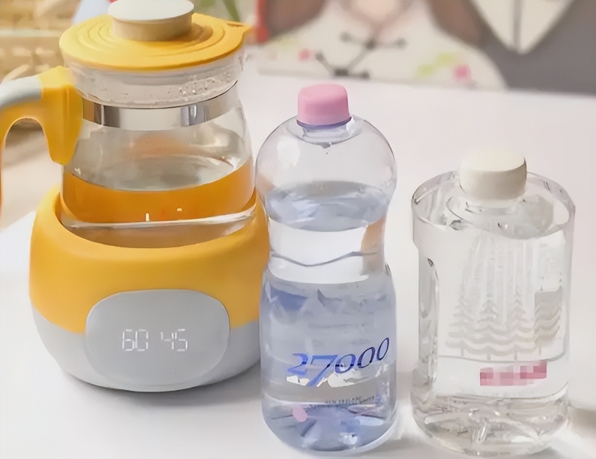 给孩子到底应该用什么水冲奶粉,婴儿冲奶粉用矿泉水还是纯净水